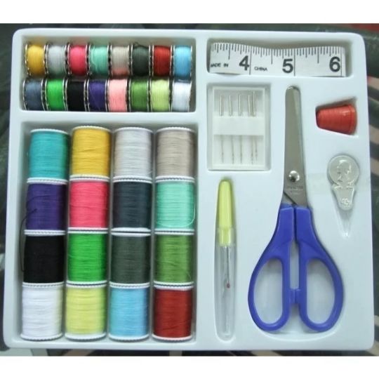 Fenici - 42 Piece Sewing Kit